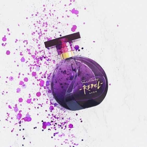 Apa de parfum Far Away Rebel (Avon)