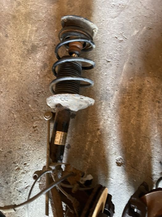 Fuzeta dreapta stanga Audi A3 8V 1.6 2.0 an 2013-2018 1.4 tsi