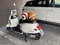Vespa 300 GTS super