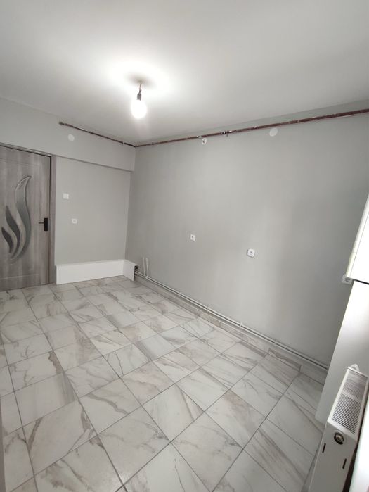 Vand apartament  2 camere