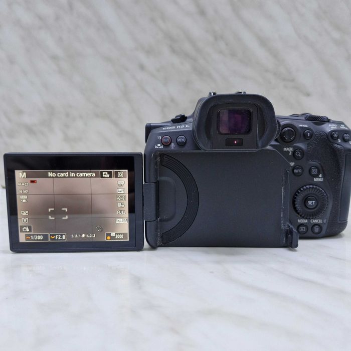 Canon EOS R5 C, Canon EF 24-70mm f/2.8L II USM + adaptor EF-EOS R