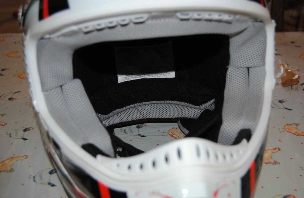 Мотокрос каска *Нова*, коментар цена  BOX -XL размер