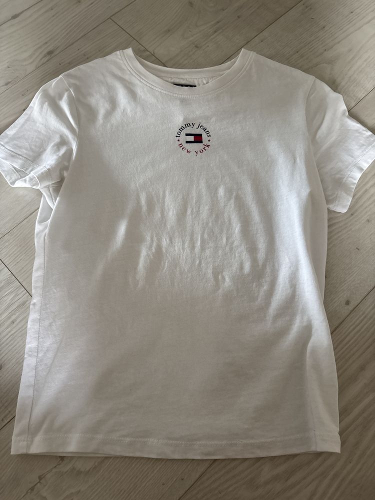 тениска на tommy jeans