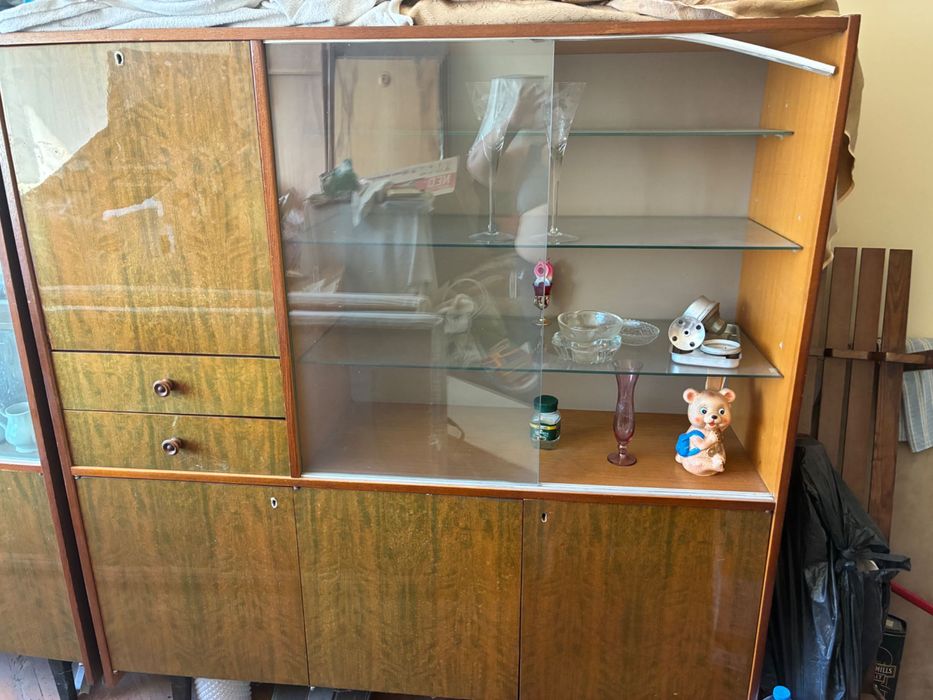 Три броя руски секции