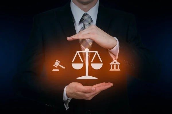 Адвокат, юрист ва профессиональ медиатор (Advokat, yurist va mediator)