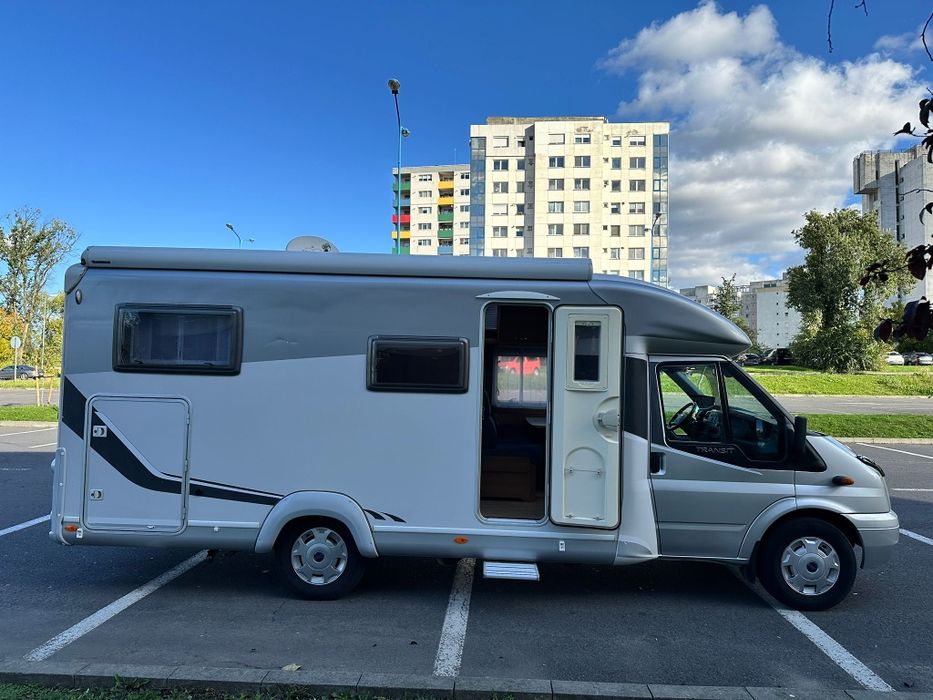 Autorulota Camper LMC Liberty Breezer V654 G,Aer conditionat fața spat