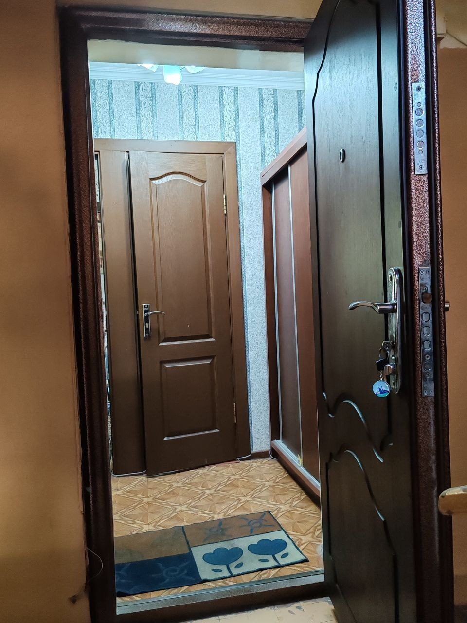 Срочно продается 1 комнатная квартира Ависозлар 4