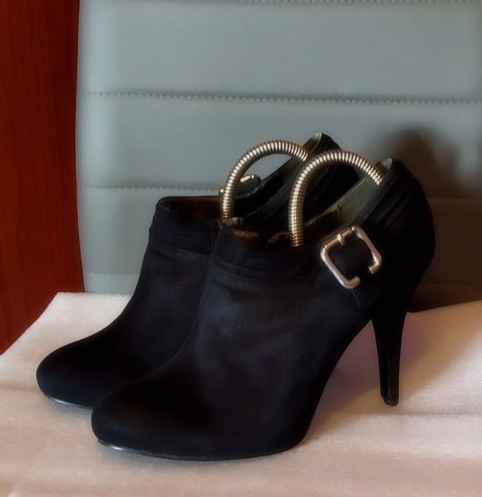 Pantofi (botine-piele intoarsa) de dama eleganti-firma ChocolA Italia