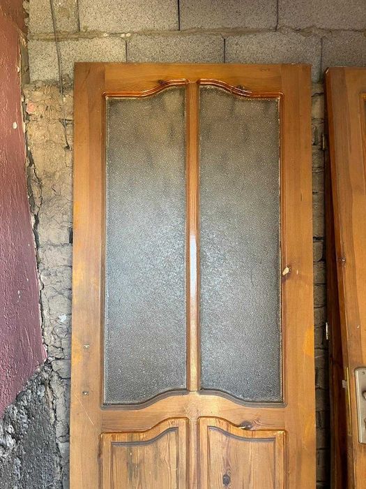 Ағаш есік, дверь из дерева