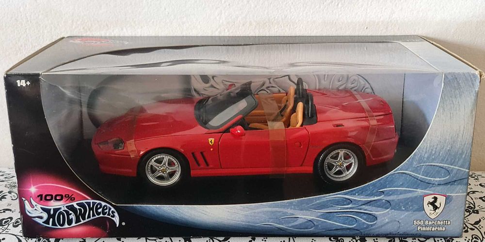 Ferrari 550 Barchetta Pininfarina HotWheels 1.18 Silver Series
