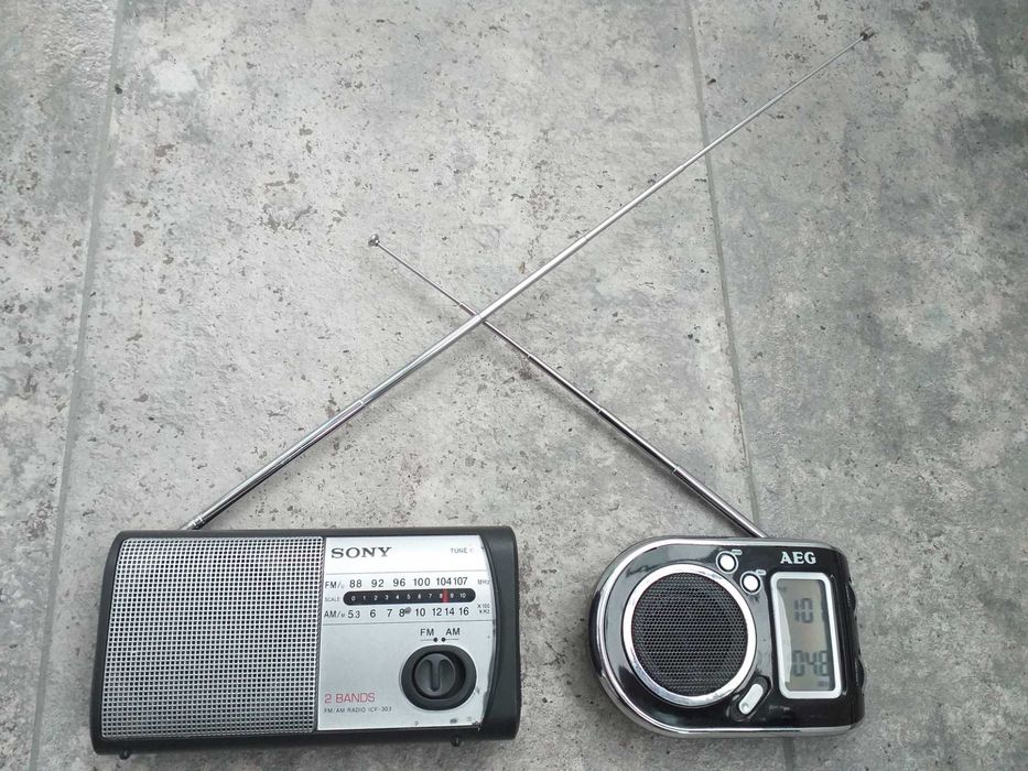 Radio Sony ICF-303 AM/ FM si AEG WE4125 cu 9 lungimi de unda