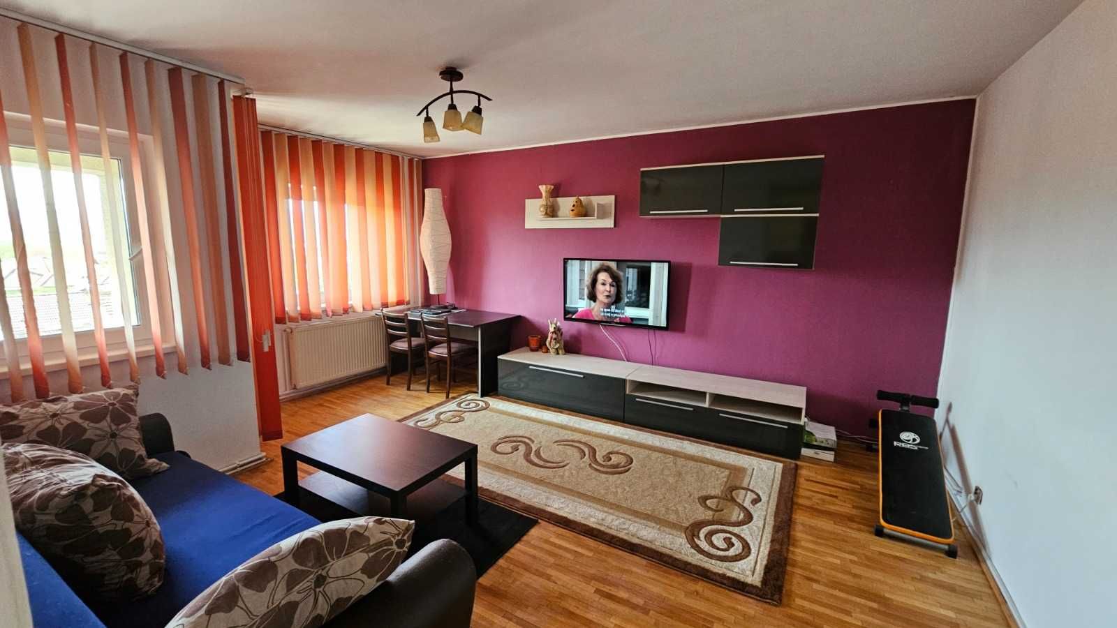 Proprietar, vand  apartament 3 camere  situat in Sibiu