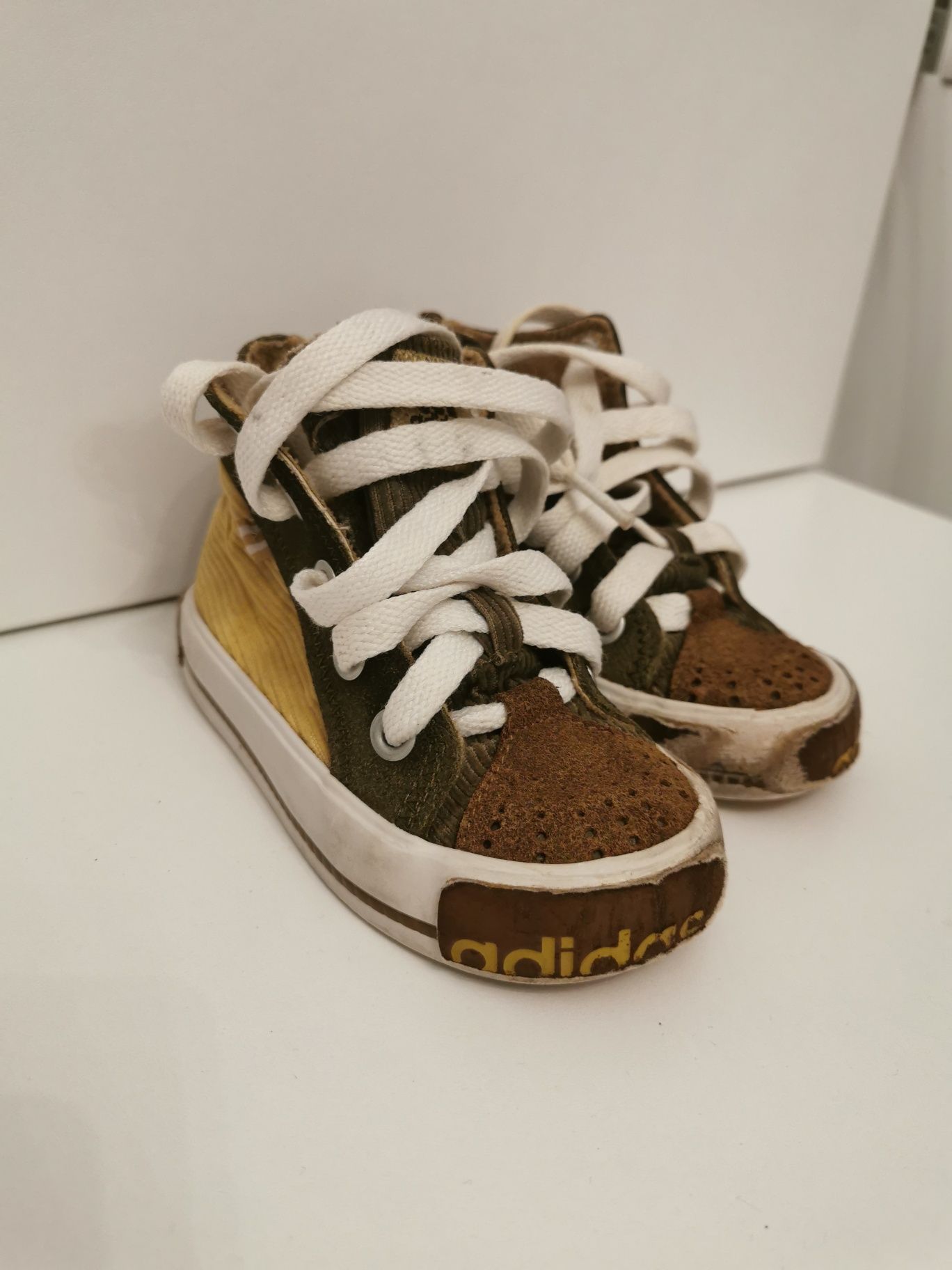 Pantofi sport Adidas, marimea 22