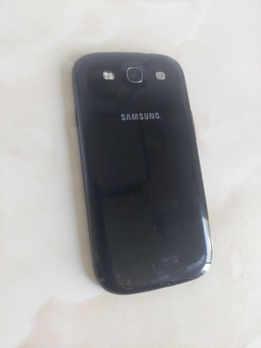 Vând Samsung Galaxy S3 Negru, perfect funcțional + țiplă BONUS //poze