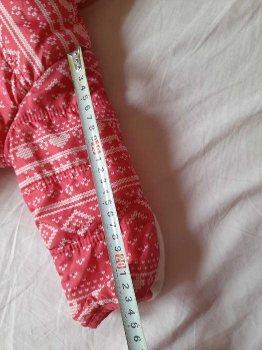 Детски якенца и зимен космонавт