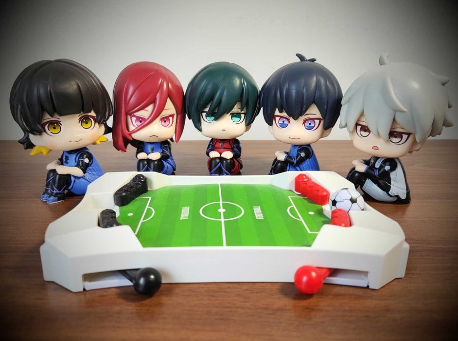 Set 5 Figurine Anime/Manga Blue Lock + Mini Stadion de Fotbal, Joc 1v1