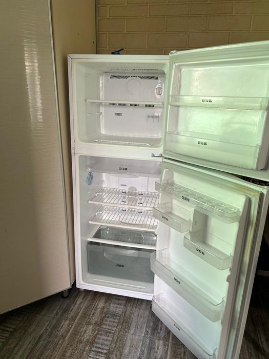 Срочно продам холодильник Самсунг