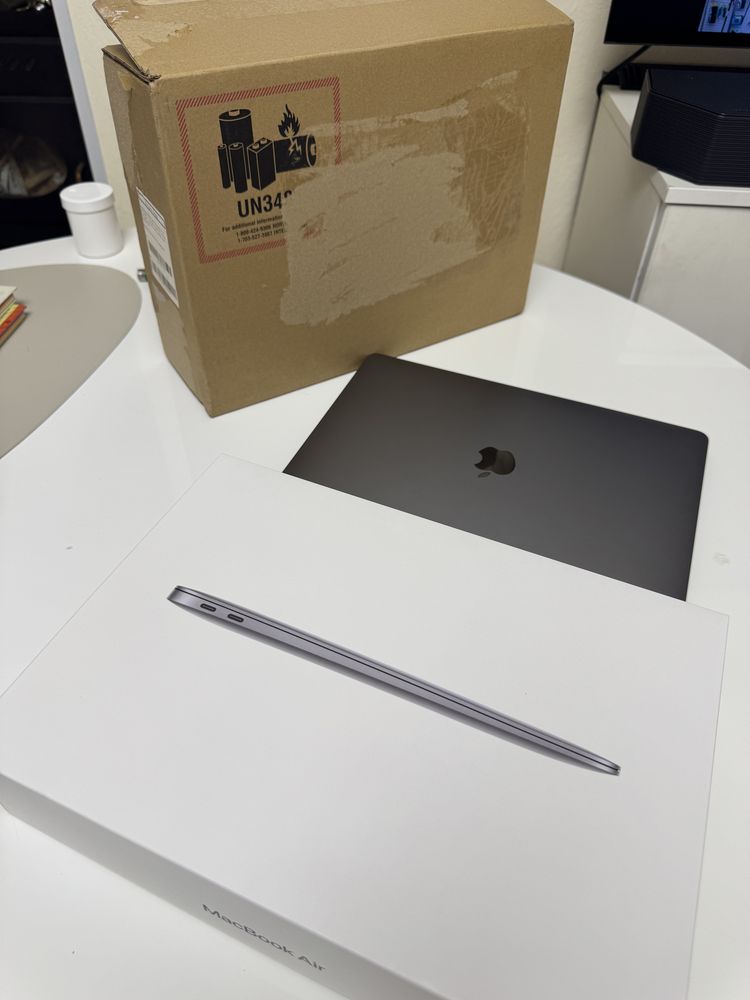 Apple MacBook Air M1 256Gb - 91% Battery Health лаптоп без забележки