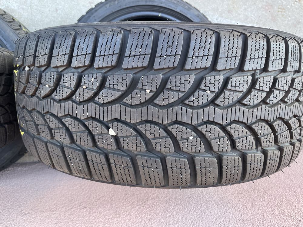 4бр.Зимни гуми BRIDGESTONE BLIZAK LM-32/215/40/R17/dot3414