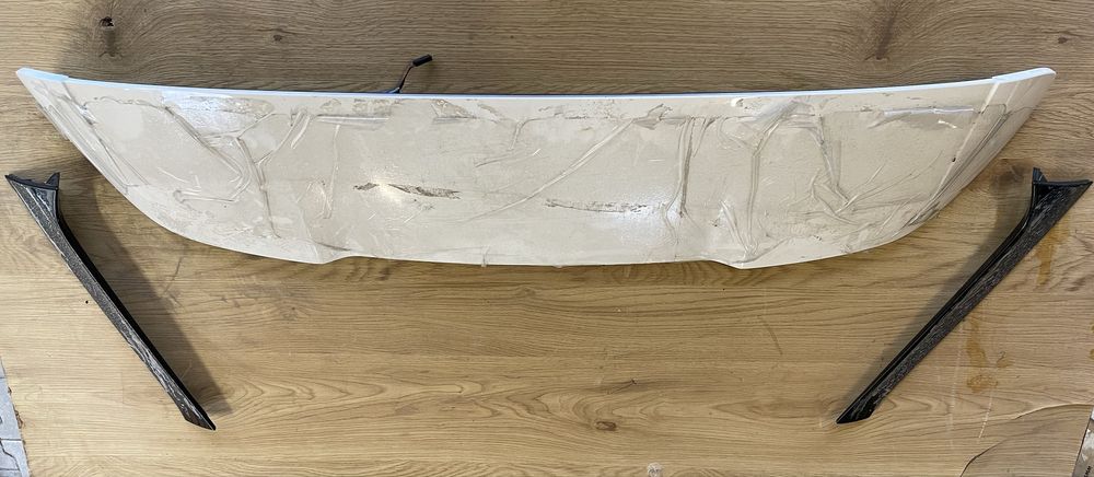 Audi Q5 FY 80A 2023г заден спойлер + части за заден капак