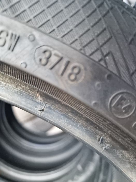 Anvelope 225/45R18 marca Continental, M +S, 7 mm