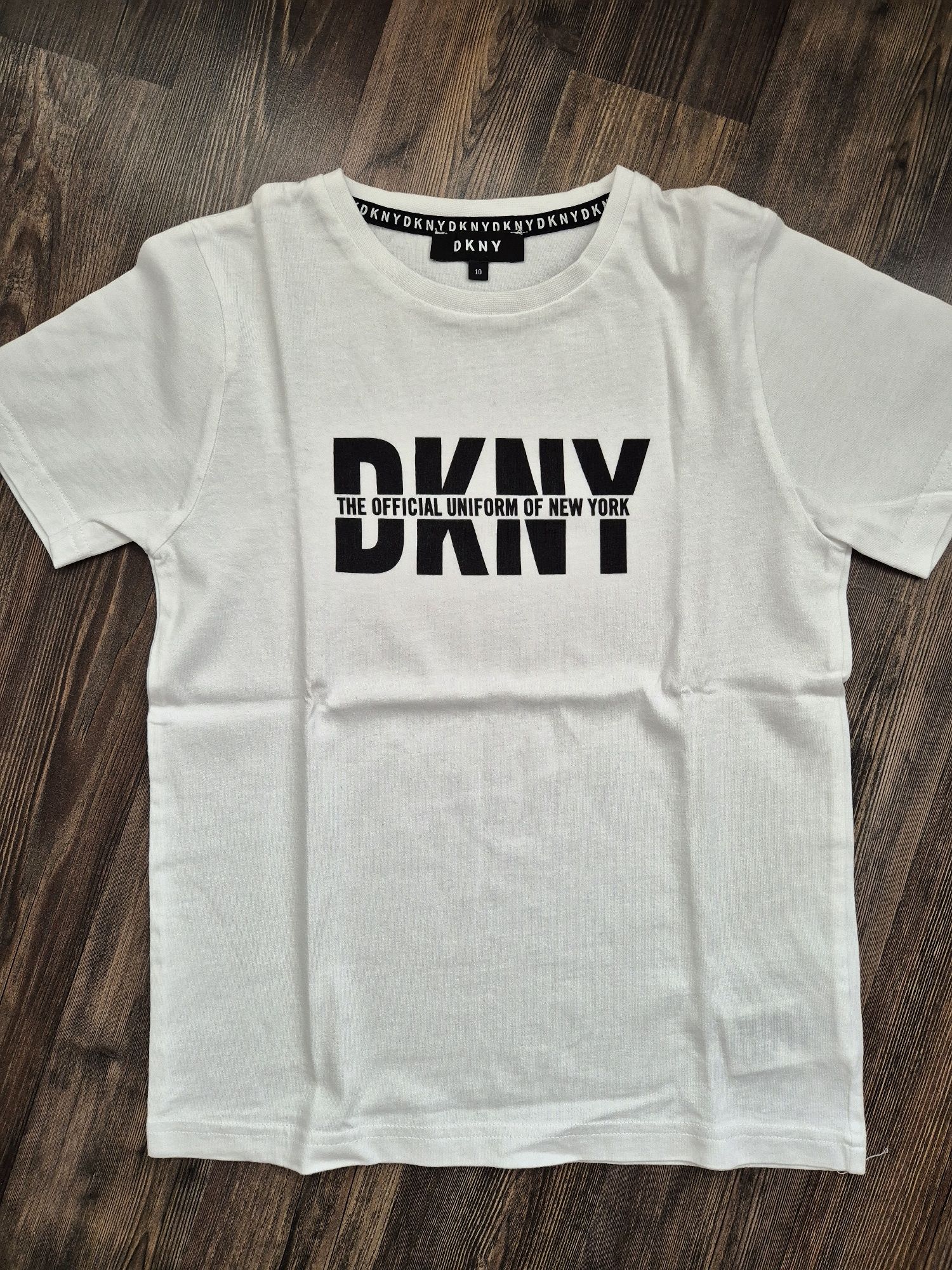 Тениска DKNY 10г.