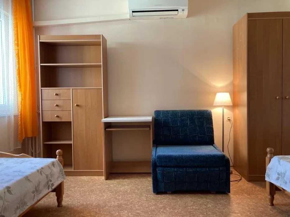 Дава се под наем Едностаен апартамент в Бургас, Зорница - 35 кв.м за 175 € - Снимка #2