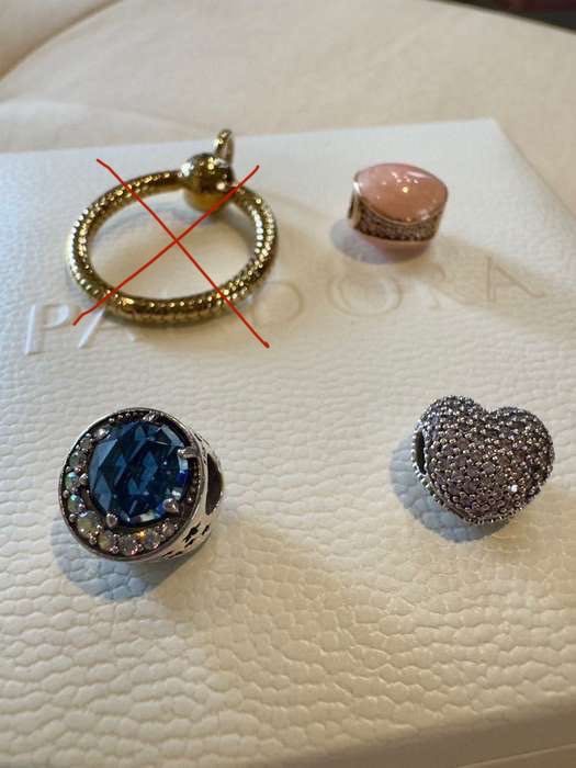 Оригинални златни и сребърни талисмани Pandora