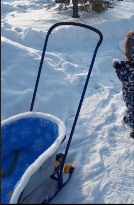 Продается санки с чехлом .