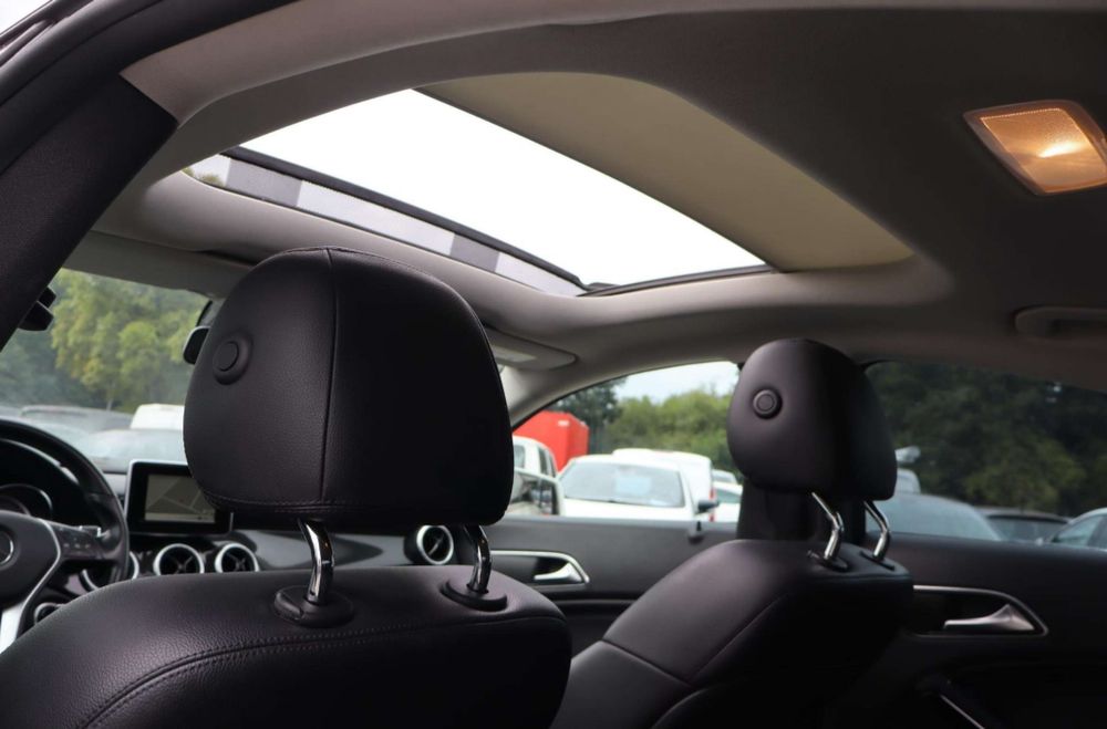 Mercedes-Benz CLA 220 Panorama