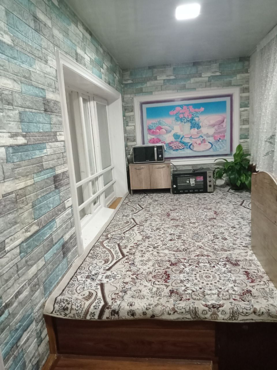 Продается квартира Кибрай центор     Qibray markazida
- 3 комнаты 


-