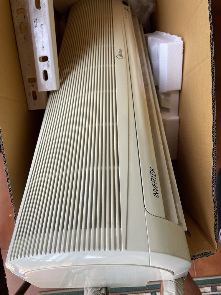 Климатик 12ка Midea