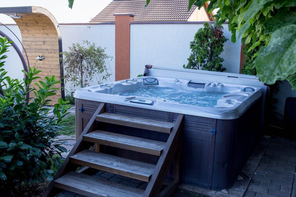 VILĂ CU PISCINĂ – direct de la proprietar – Vladimirescu, Arad