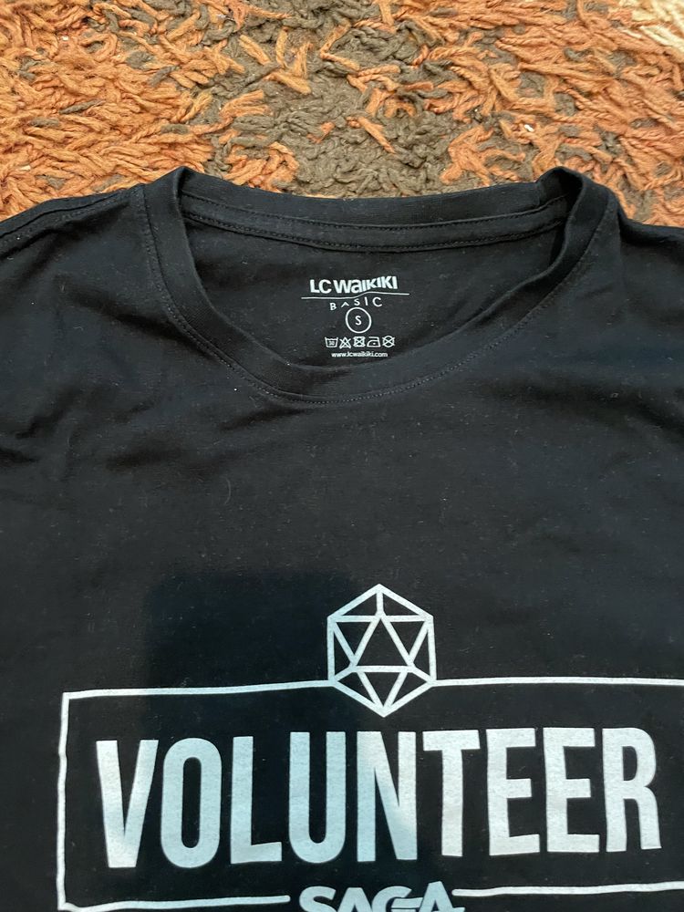 Tricou Saga 2022 Voluntar Rar