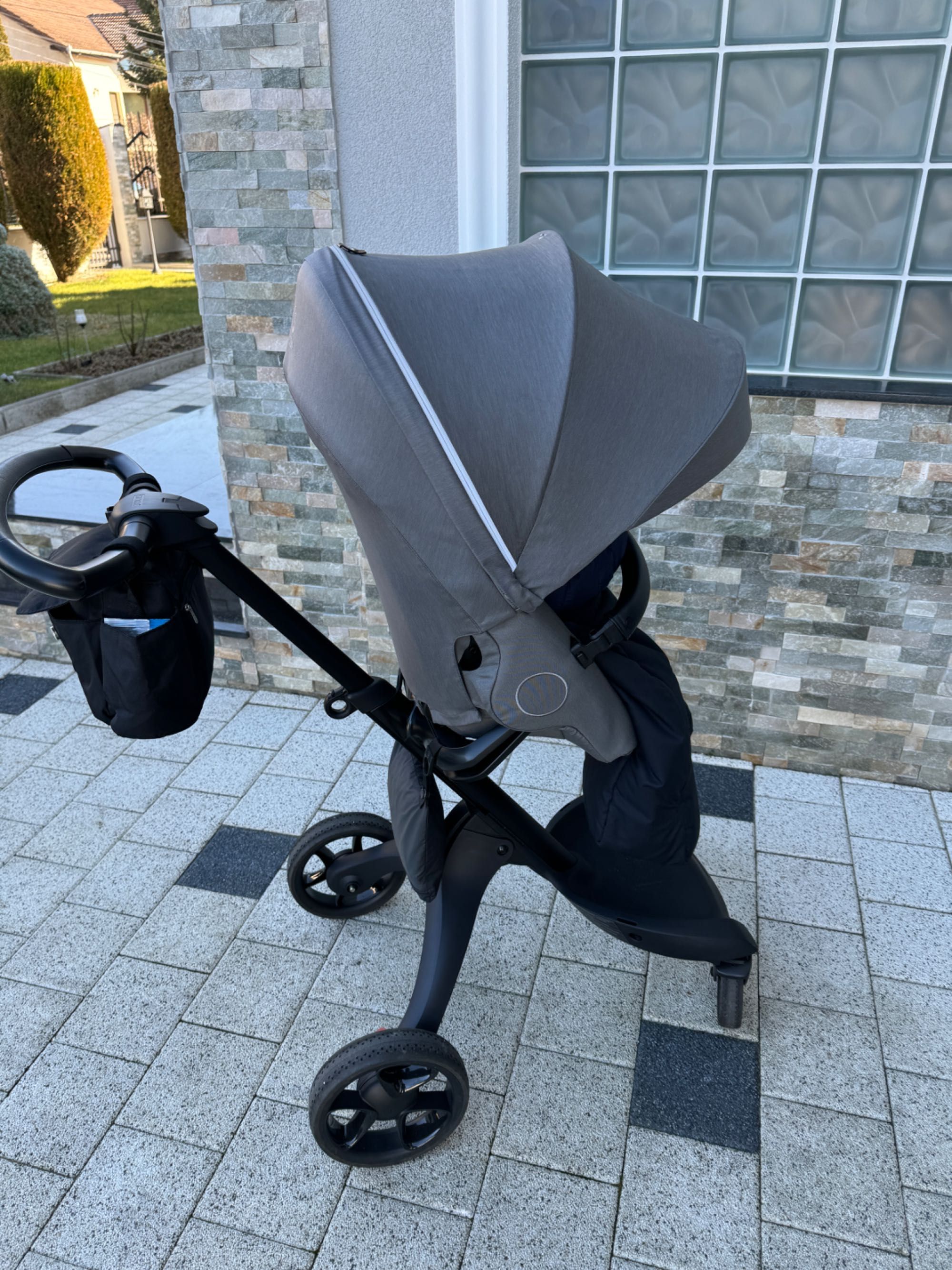 Stokke xplory X gri, ca nou, cu garantie, primul proprietar