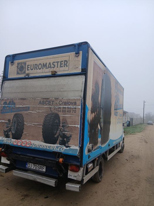 Închiriez duba cu șofer.