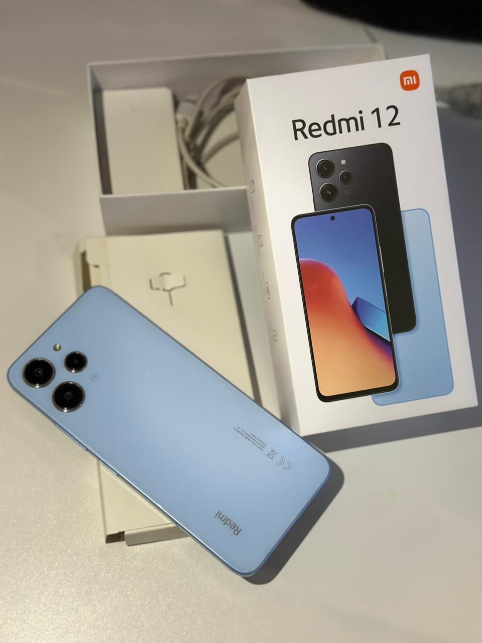 Продам телефон Redmi 12