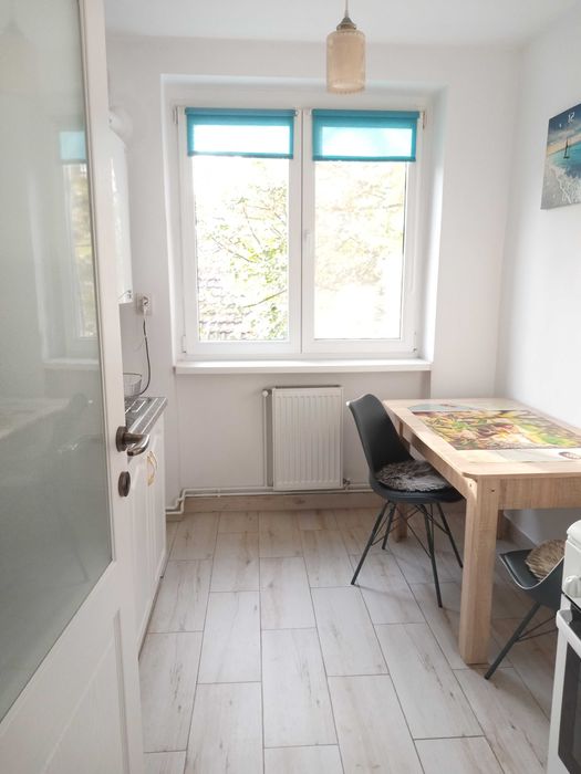 Închiriez ap. 3 camere ultracentral