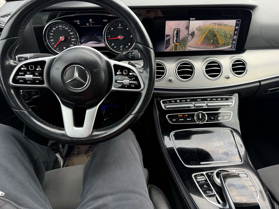 Mercedes-Benz  Eclasse 2018/8