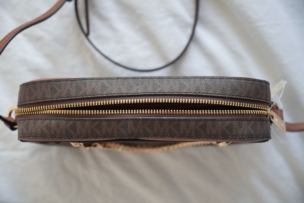 Малка Michael Kors чанта