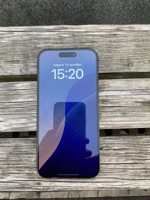 Продавам iphone 15 pro