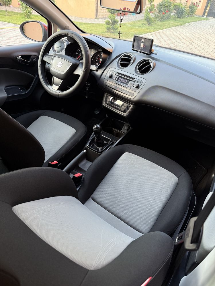Seat Ibiza FR 1,6 TDI 105 cp an 2013 182000 km Navi,Xenon,Climatronic