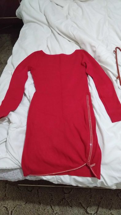 Червена туника с цип