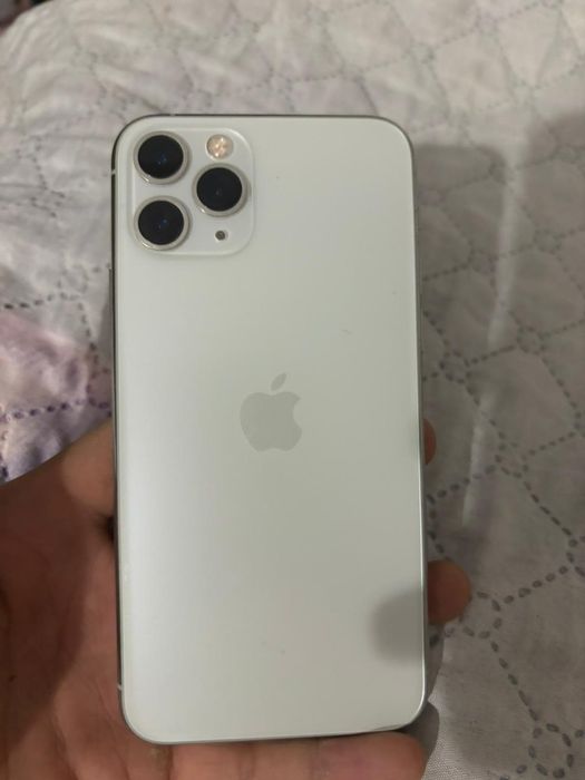 iPhone 11 pro белый цвет