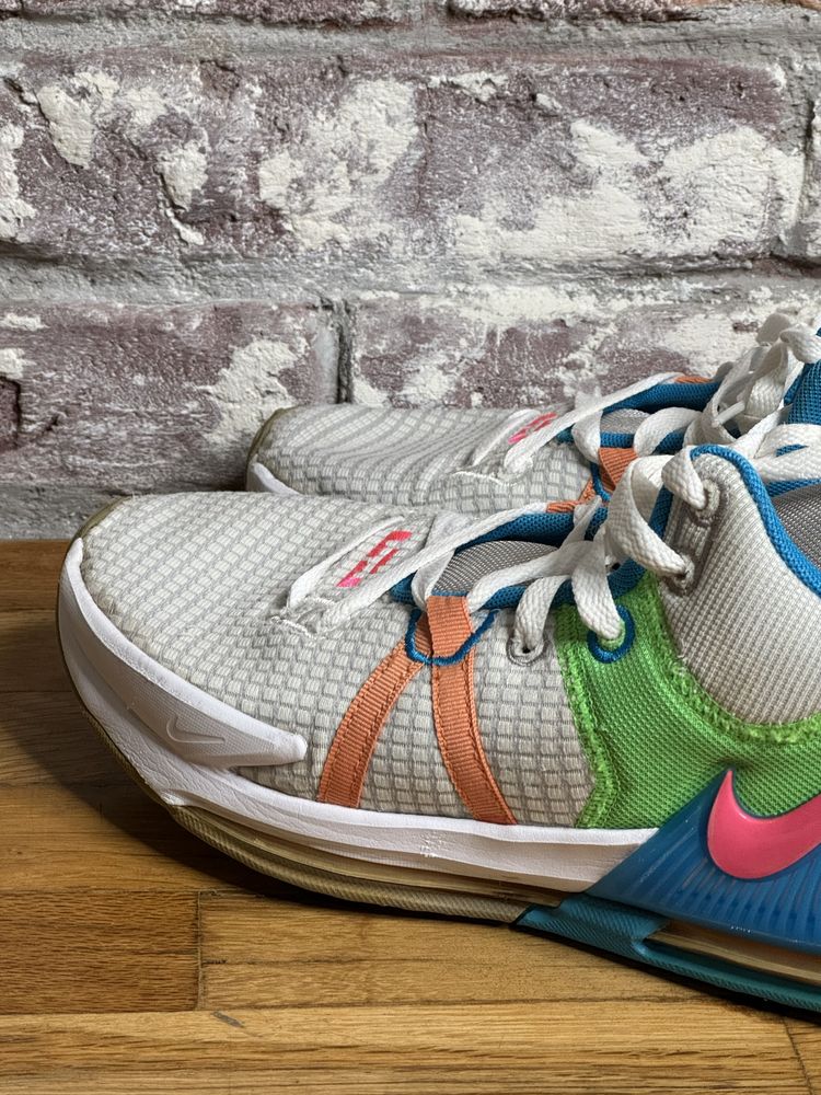 Маратонки за баскетбол Nike LeBron Witness 7