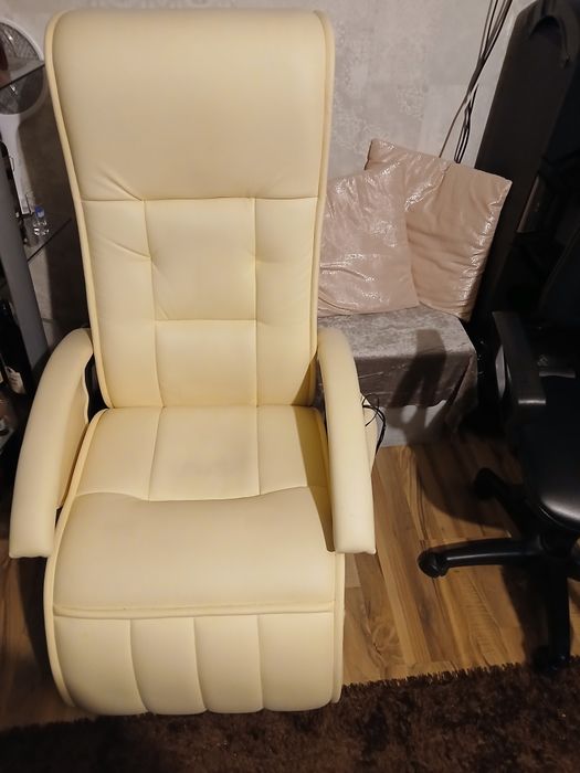 Vând fotoliu cu masaj