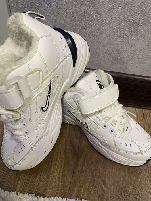 детская кроссовка