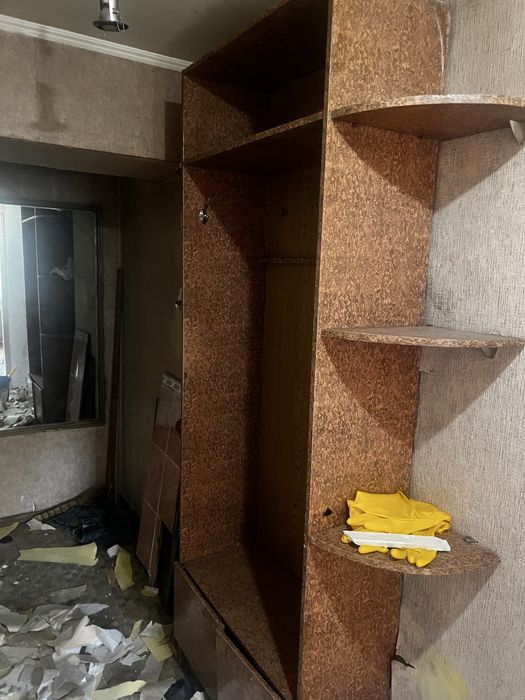 Кухоный гарнитур газ плита зеркало шкафы за все прошу 500000 тыс