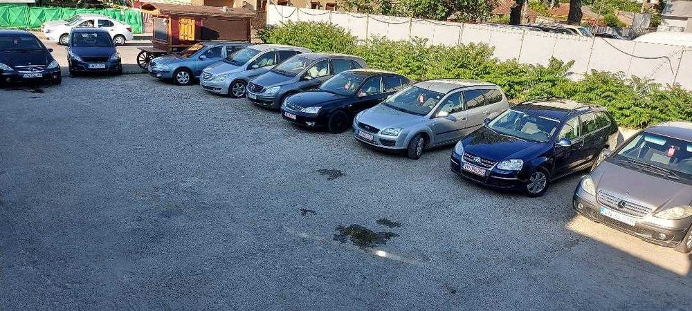 Închirieri auto.