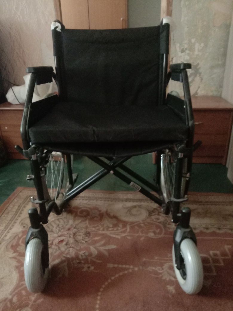 Продам коляску инвалидную
